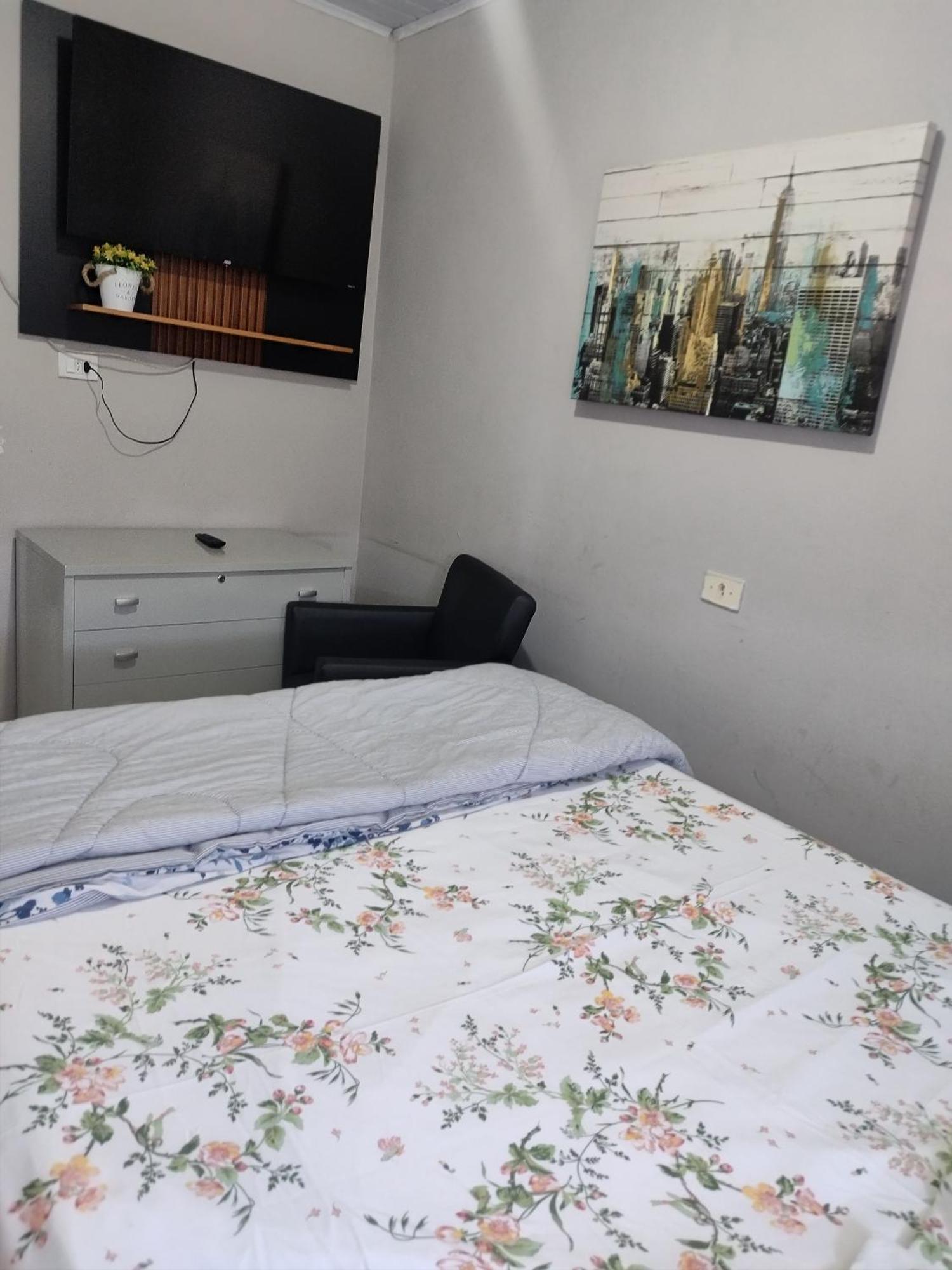 Vitoria Hostel Guarulhos Esterno foto